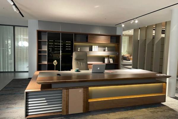 总裁办公桌的摆放方位 总裁办公桌的摆放方位