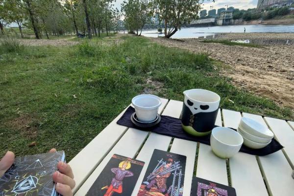 塔罗测试他对你的感情有多真？