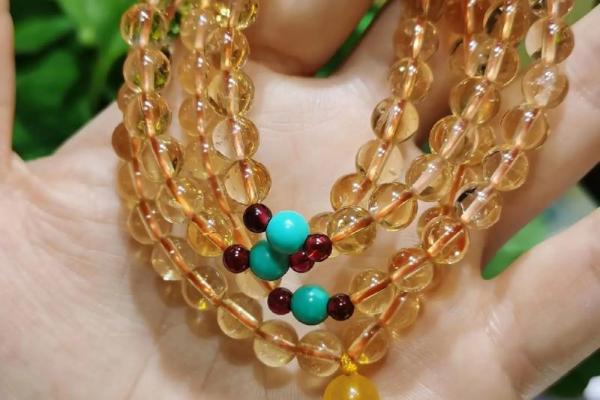 八字水多的女性有哪些饰品适合佩戴呢