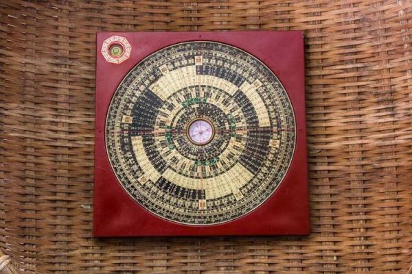 八字中出现伤官劫财正官正印 八字中出现伤官劫财正官正印