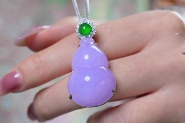 女性可以佩戴风水葫芦吗有什么寓意 女性可以佩戴风水葫芦吗有什么寓意