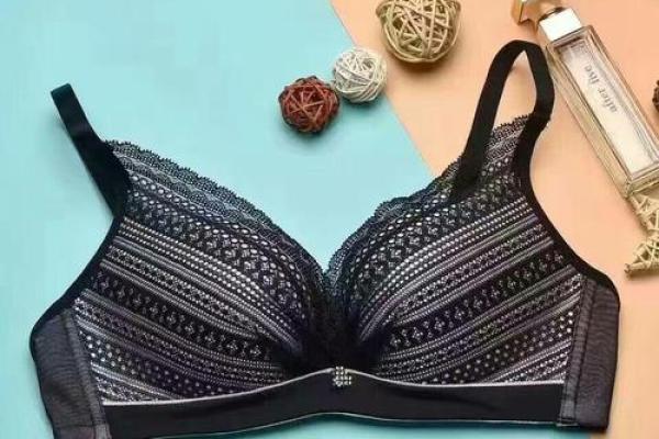 12星座内衣预订推荐：舒适时尚，让你美丽自信