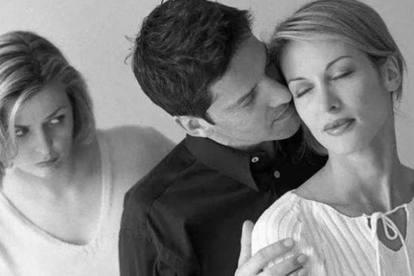 被第三者插足的八字 第三者插足影响姻缘吗