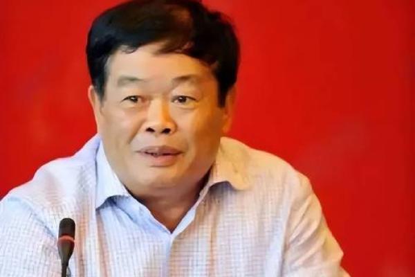 曹德旺紫薇斗数