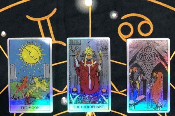 塔罗测试：有人暗恋你吗？