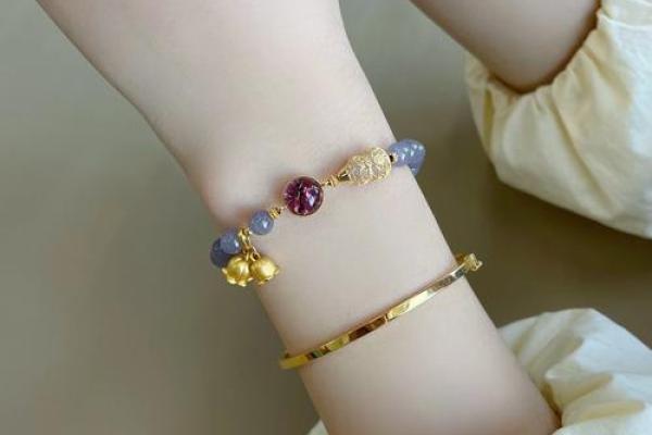 八字偏弱的人宜佩戴什么饰品为好呢